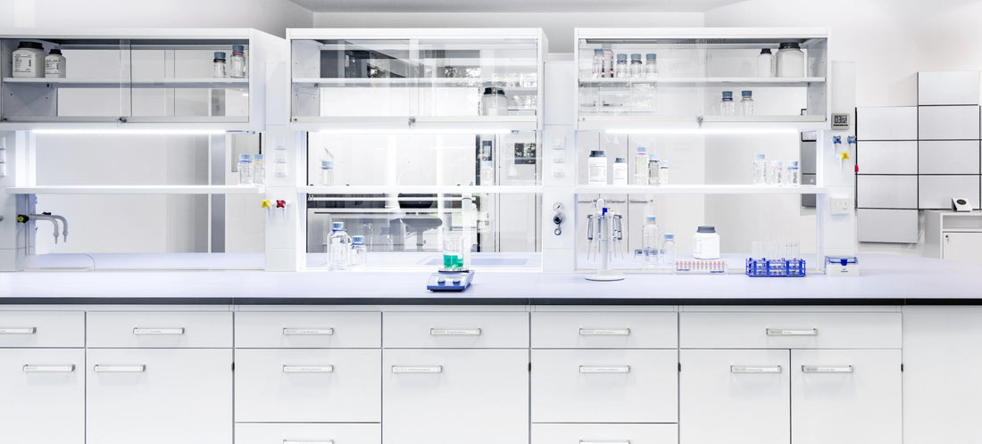 Alles für Ihr Labor: Labormöbel, Laborabzüge, Gefahrstofflagerung und Laborzubehör
